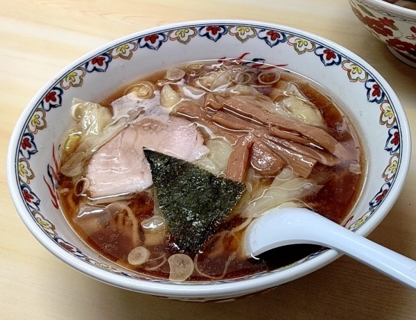 「わんたん麺1300円」@春木屋 荻窪本店の写真