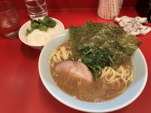 「ラーメン中」@横浜家系ラーメン おうじ家の写真