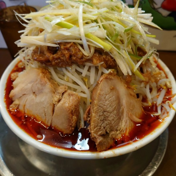 「辛い小ラーメン(辛さ控えめ)ネギ」@麺屋 歩夢の写真