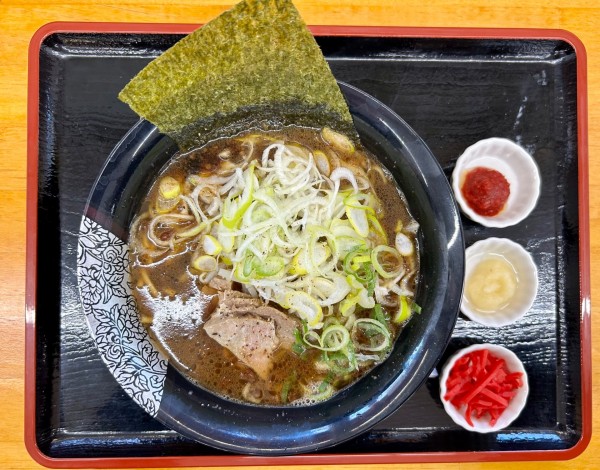 「背あぶらっくラーメン( 700¥)」@にんたまラーメン かすみがうら店の写真