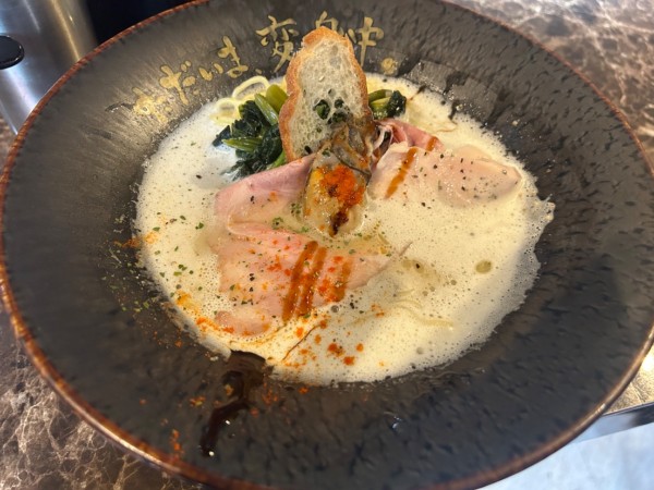 「牡蠣ラーメン」@ただいま、変身中。の写真