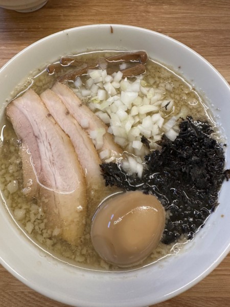「背脂煮干らー麺、味玉」@麺屋 つるるの写真