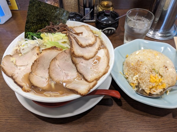 「チャーシューメン +モヤキャベ（固め・濃め）+チャーハン」@うまいヨ ゆうちゃんラーメンの写真