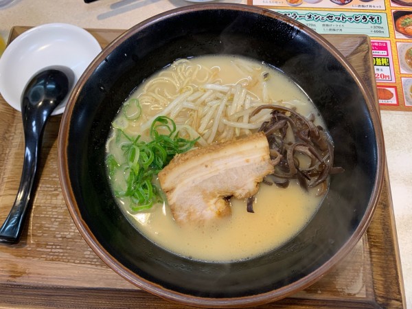 「とんこつらーめん」@九州ラーメン金平の写真