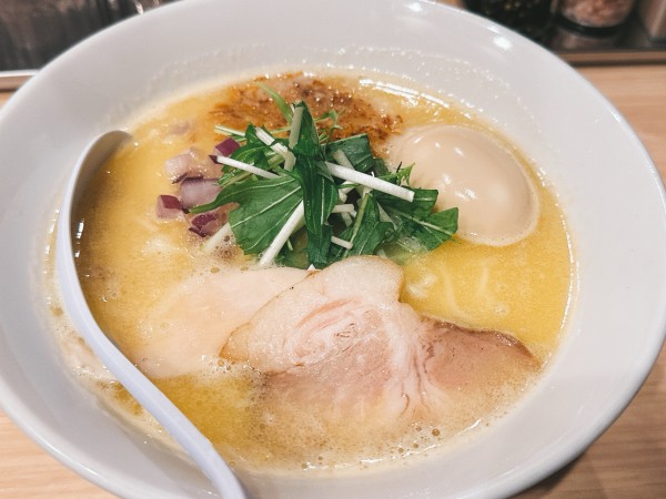 「鶏白湯塩」@らぁ麺 なとりの写真