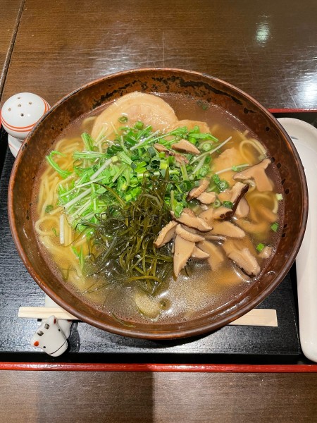 「しょうゆらーめん(1100円)」@たきざわ茶寮の写真