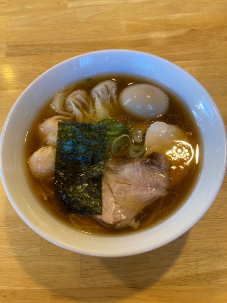 「肉と海老ワンタン麺（黒）」@支那そば くろ田の写真