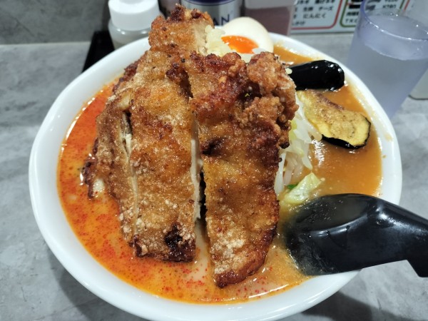 「あんかけDX中盛り チャーハン」@旨辛ラーメン表裏 高田馬場店の写真