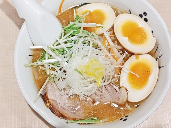 「冬味噌らーめん＋縁たま」@与ろゐ屋の写真