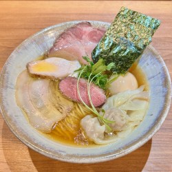 特上醤油（1800円）＋おにくごはん（500円）