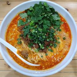 汁あり 900円 大盛り150円 パクチー 100円