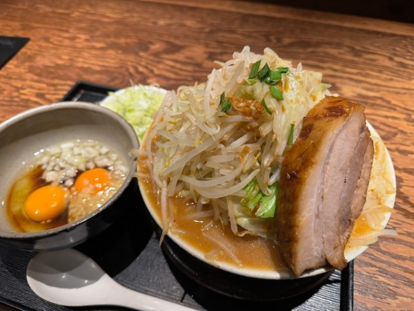 「味噌らぁめん大盛＋スキヤキ」@麺屋大和の写真