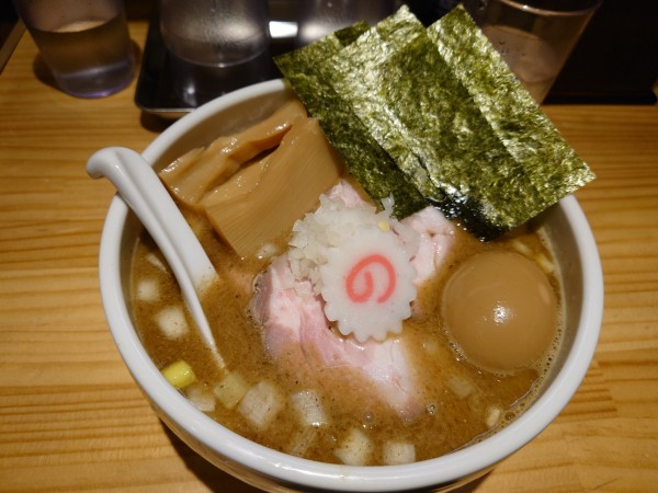 「特製煮干中華そば」@煮干中華そば 無双の写真