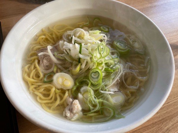 「葱油湯麺（ネギ入りラーメン）塩」@楽食中華 飛燕の写真