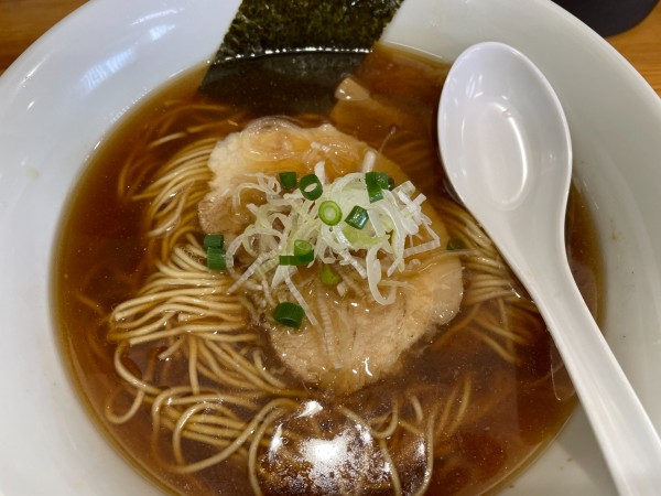 「味玉醤油ラーメン：1000円」@中華そば かづ実の写真
