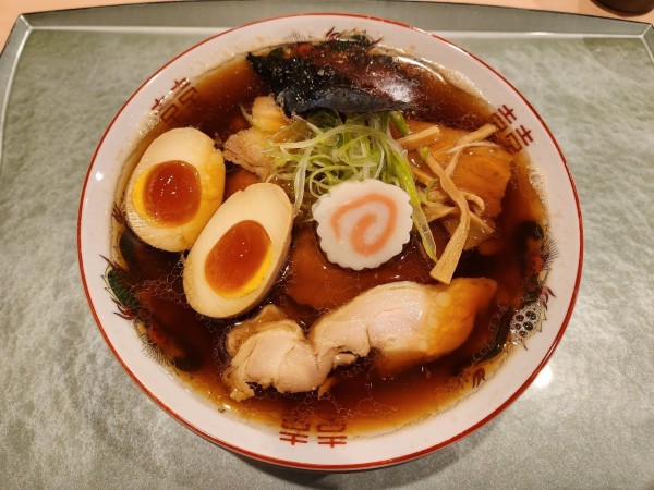 「特製極太手揉み魚介らぁ麺」@らぁ麺 花萌葱の写真