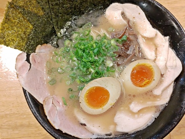 「特製豚骨ラーメン」@博多一瑞亭 三田店の写真