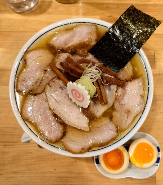 「味玉チャーシュー麺(1350円)」@there is ramenの写真