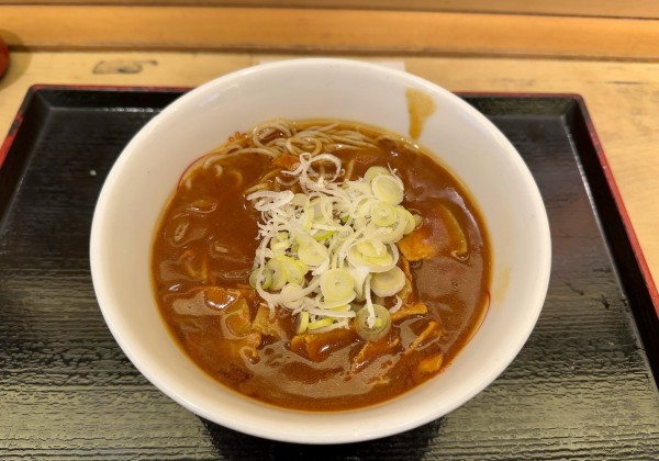 「至福のカレーそば(630円)」@いろり庵きらく グランスタ丸の内店の写真