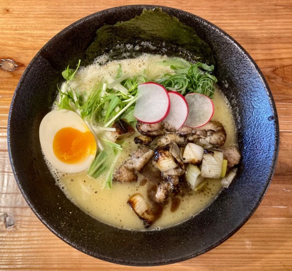 「特製炭焼き鶏そば」@鶏そば炭や 新橋店の写真