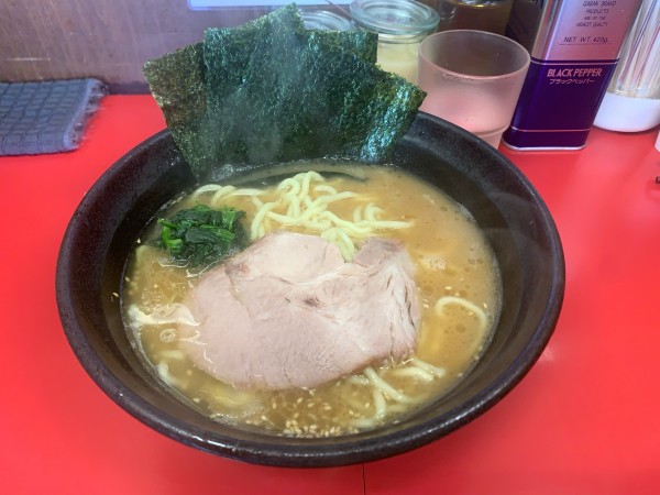 「ラーメン　濃いめ　硬め」@横浜家系  一二三家の写真