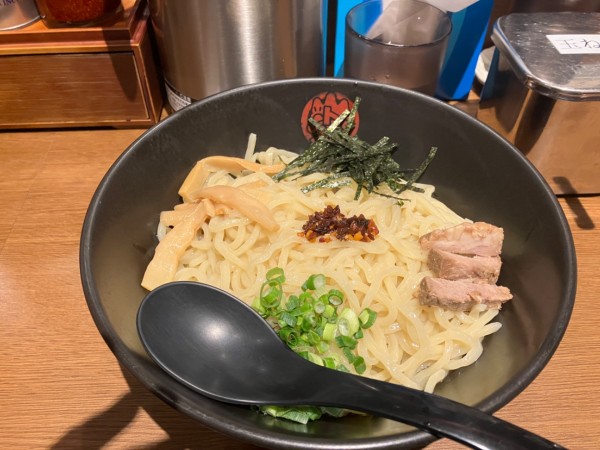 「油そば＋特盛」@油ソバ専門店 山ト天 東京スクエアガーデン店の写真