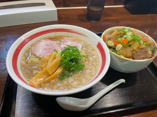 「ラーメン牛スジ丼セット」@麺屋 よつ葉の写真