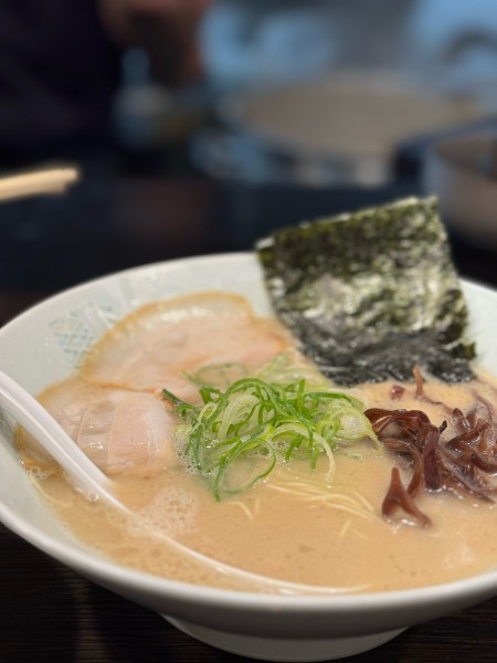 「ラーメン＋小ライス」@博多濃麻呂 二子玉川店の写真