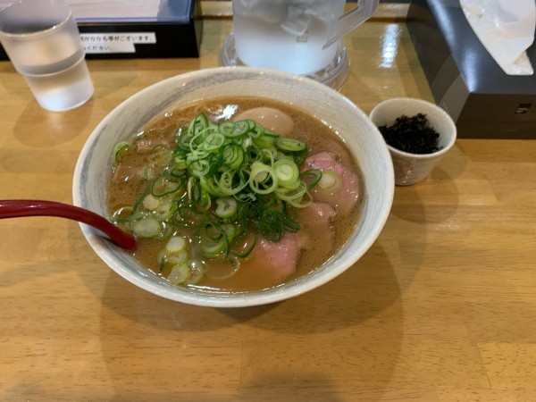 「輝スペシャル(しょうゆラーメン)」@ラーメン ともの写真