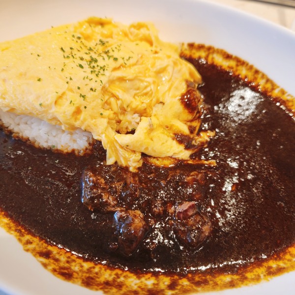 「オムレツビーフカレー」@咖喱屋ボングー NEWoMan新宿店の写真