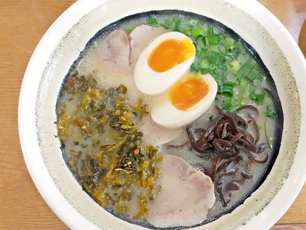 「味玉らーめん（大盛1.5玉）＋高菜」@博多ラーメン しばらく 町屋店の写真