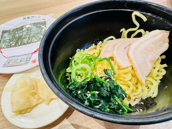 「汁なし豚骨醤油ラーメン (ガリ) 539円」@かっぱ寿司 境川店の写真