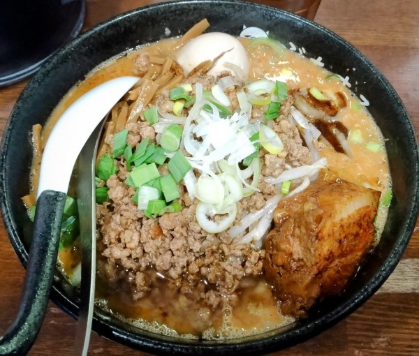 「特製味噌担々麺 1250円」@らーめんぶたまろの写真