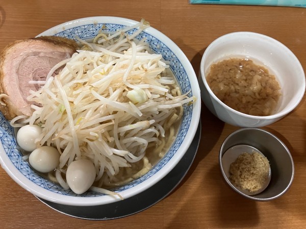 「ラーメン+うずら　特製生姜・味付き脂トッピング」@ラーメン ぶぅさんの写真