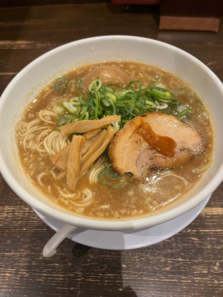 「豚骨醤油味玉ばり嗎(869円)＋大盛り(154円)」@豚骨醤油ラーメン ばり嗎 上里店の写真