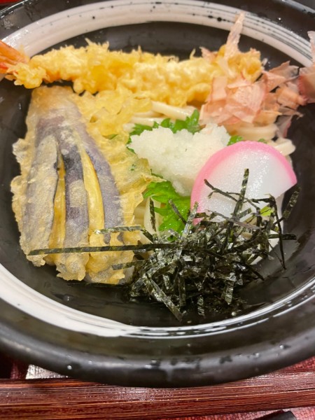 「えびと茄子のぶっかけうどん」@実演手打うどん 杵屋 さいたま新都心店の写真