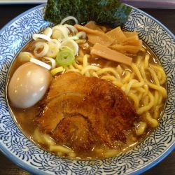 濃厚味玉魚介らー麺