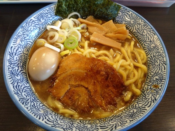 「濃厚味玉魚介らー麺」@麺屋祥元の写真