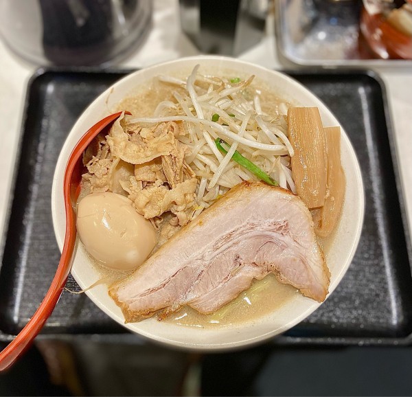 「特製味噌ラーメン+味玉」@味噌麺処 花道庵 東京ラーメンストリート店の写真
