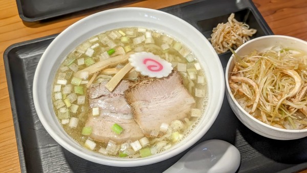 「しおそば（あっさり）＋ネギチャーシュー丼（800円＋300円）」@中華そば ふたぼしの写真