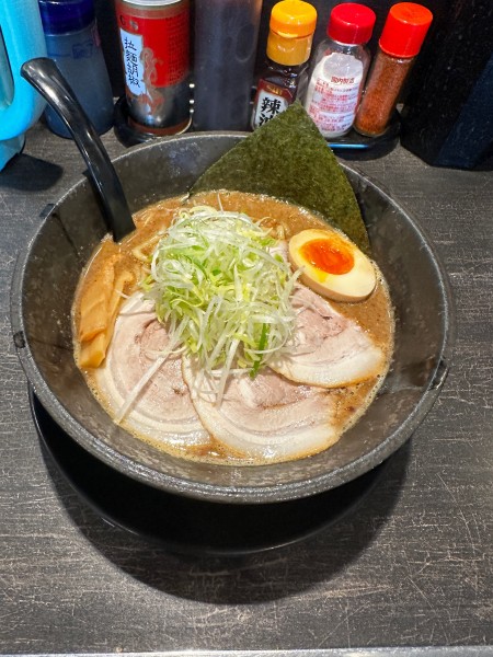 「魚介らーめん」@らーめん 五麺八舎 本店の写真