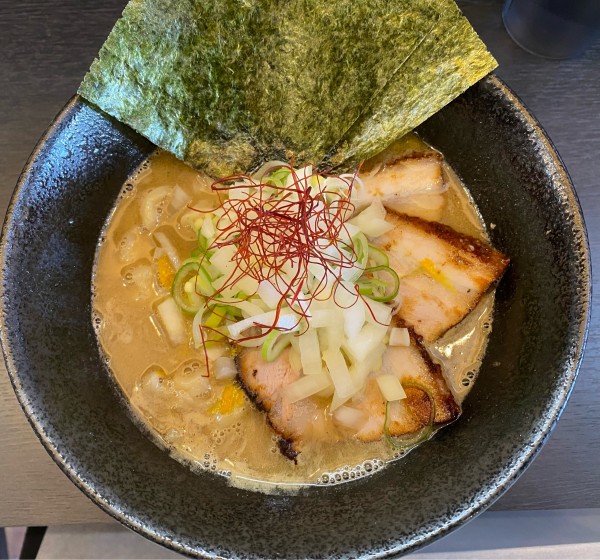 「焼きあご塩らーめん 950円」@麺屋なにがしの写真
