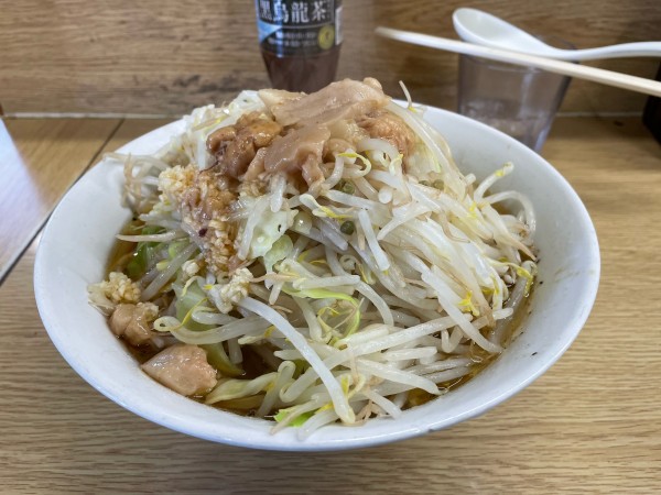 「小ラーメンTARO (辛ﾏｼ)ｱﾌﾞﾗ･ﾆﾝﾆｸ¥950」@ラーメン二郎 栃木街道店の写真