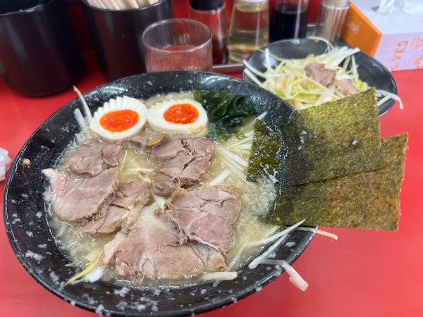 「ネギチャーシューメン＋味玉＋小ネギ丼」@ラーメン力○の写真