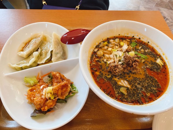 「黒胡麻担々麺セット」@中華ダイニング 木ノ葉の写真