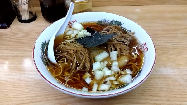 「らあめん(６５０円)+玉ネギ(１００円)+メンマ(１５０円)」@でうらの写真