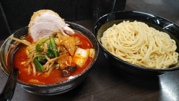 「冷やし味噌󠄀野菜・麺超特大・チャーシュー ￥1,400」@元祖旨辛系タンメン 荒木屋の写真