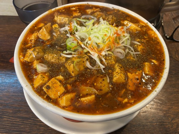 「麻婆刀削麺（辛め）860円」@元祖打卤麺 香辣居 8号店の写真