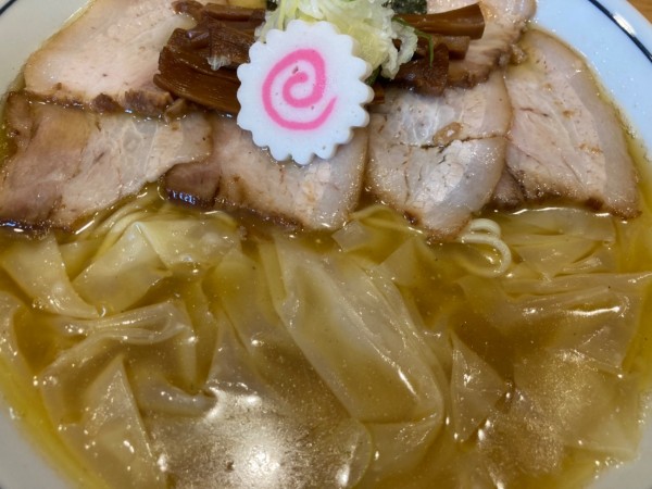 「ワンタン麺+チャーシュー」@there is ramenの写真