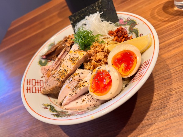 「まぜそば＋味玉」@自家製手もみ麺 鈴ノ木の写真